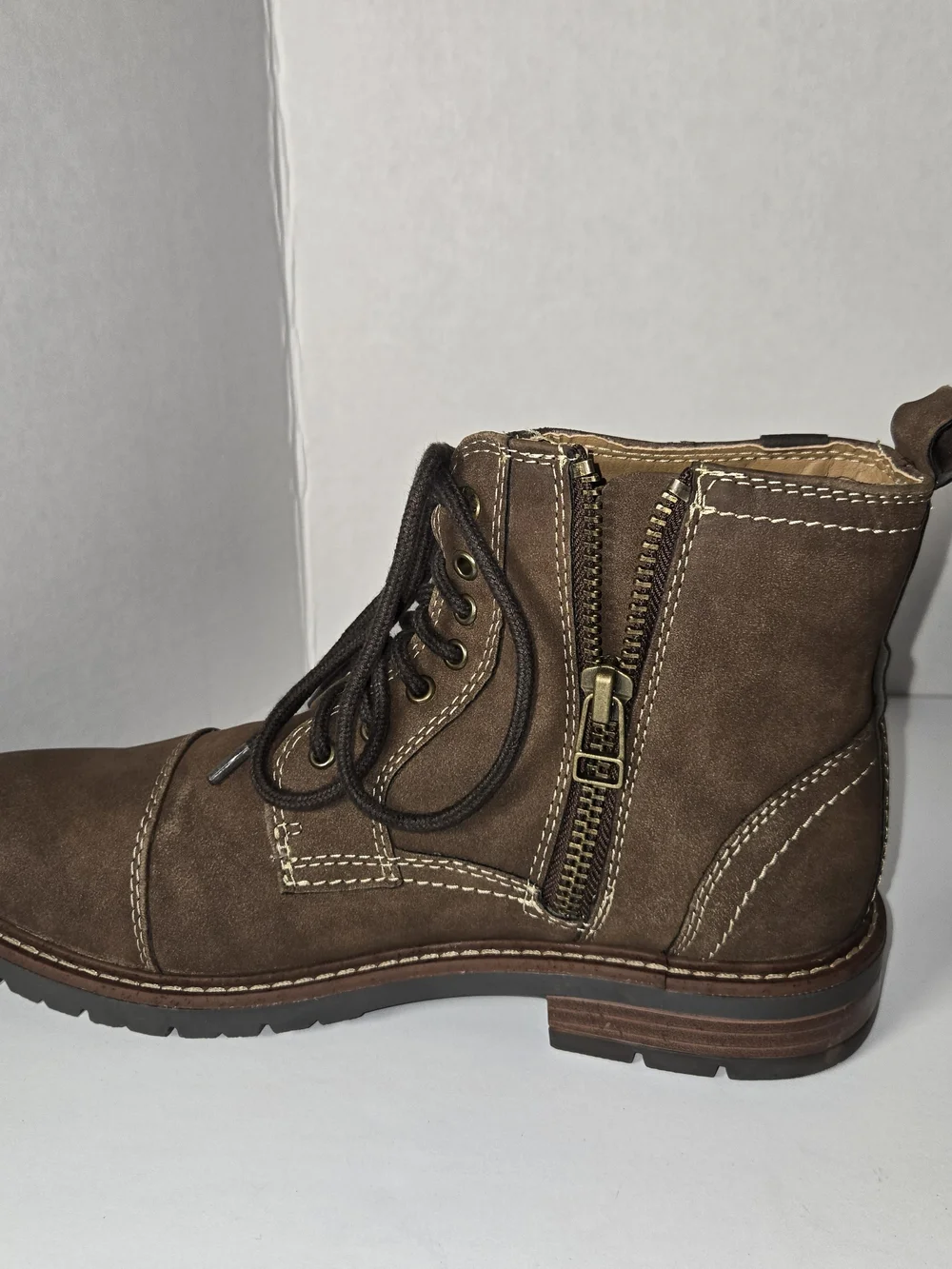 NWT Men's DOCKERS Rawls Block Heel Lace Up Boots in Dark Tan Size 9M